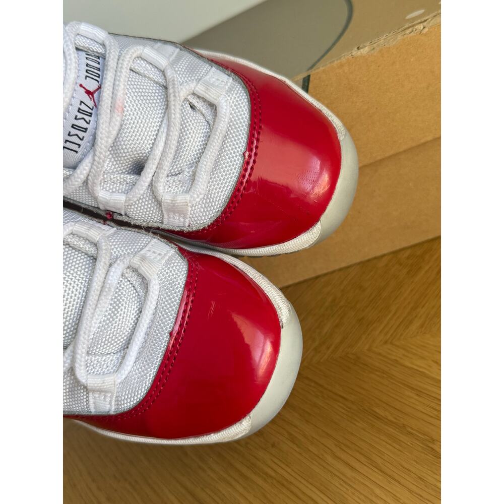 Nike Air Jordan 11 Retro ‘Cherry’ Kids Sneakers- SZ 2 Y - Picture 10 of 15
